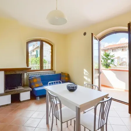 2 Bedroom Awesome In Apartament *